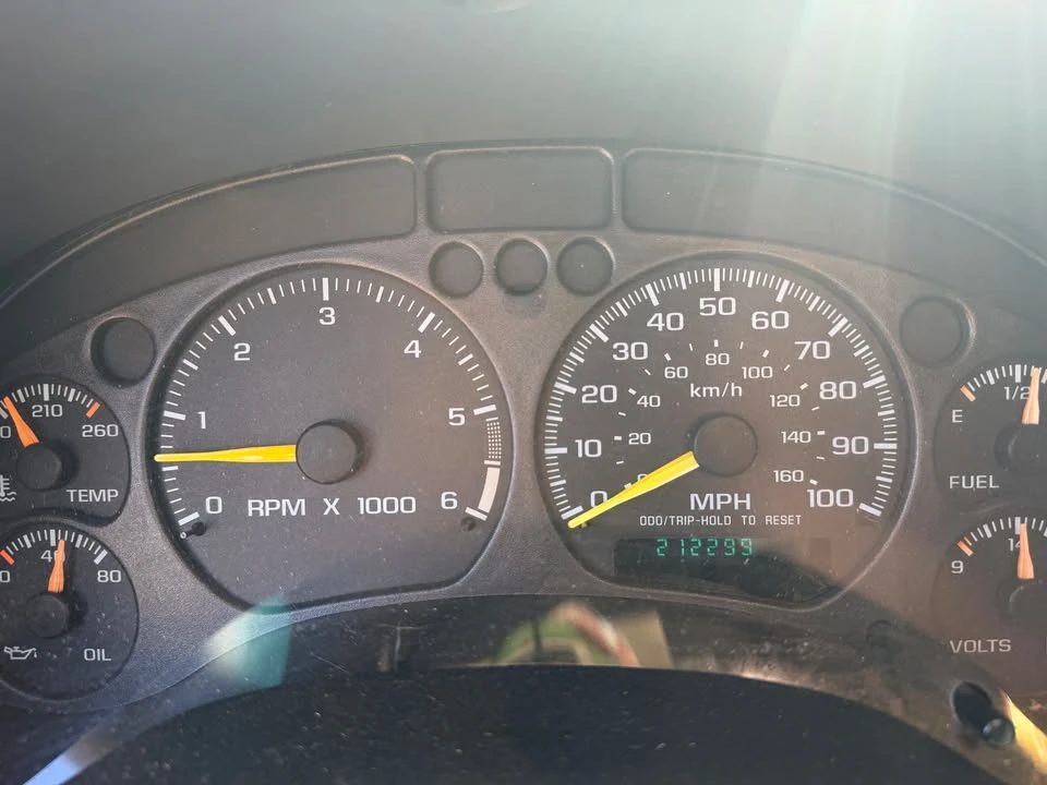 2000 GMC S-15 Jimmy 2nd Gen - Image 10 of 19