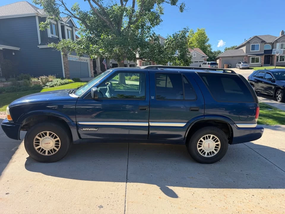 2000 GMC S-15 Jimmy 2nd Gen - Image 2 of 19