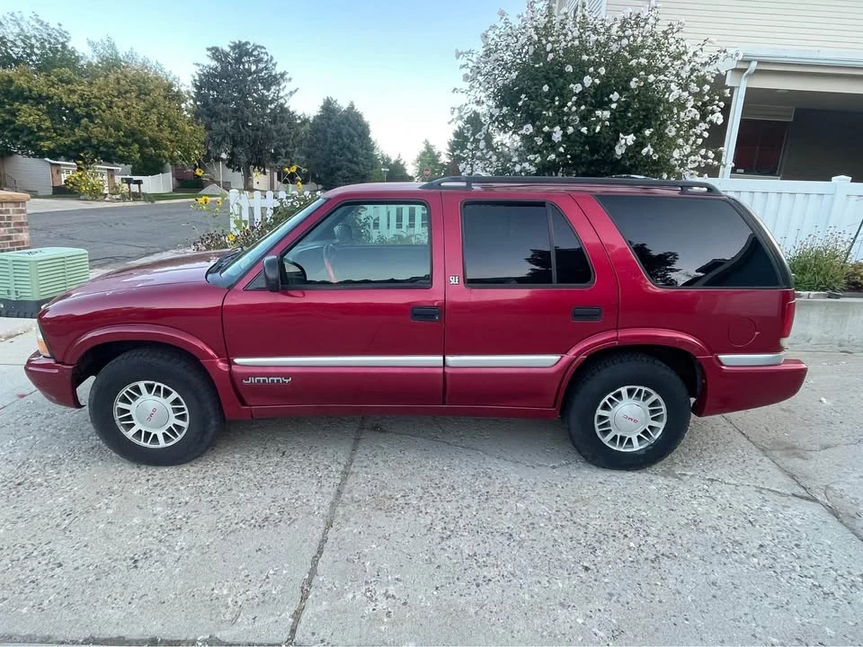 2000 GMC S-15 Jimmy 2nd Gen - Image 2 of 6
