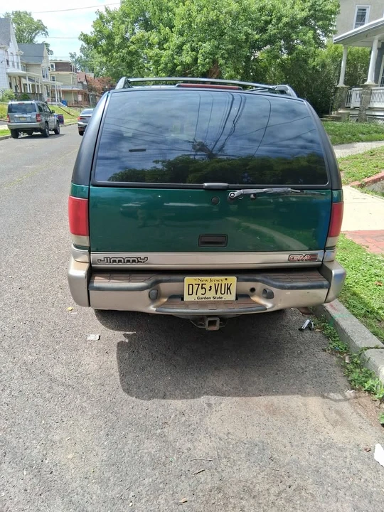 2000 GMC S-15 Jimmy 2nd Gen - Image 5 of 9