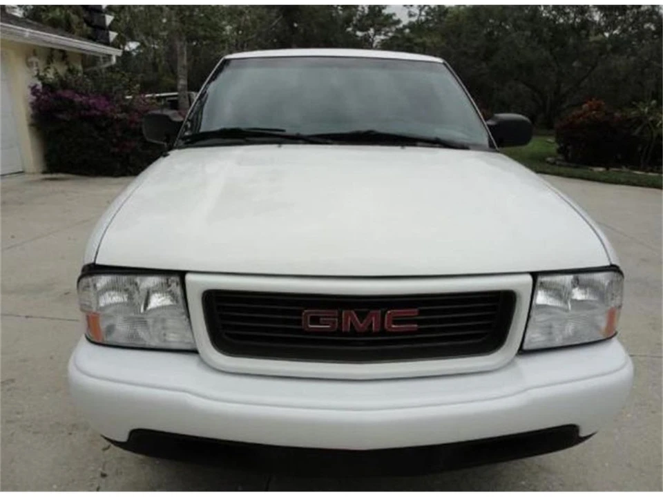 2000 GMC S-15 Jimmy 2nd Gen - Image 10 of 20