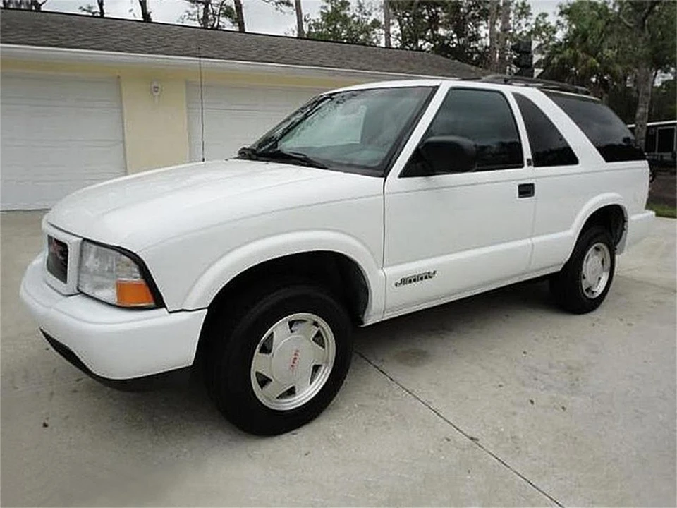 2000 GMC S-15 Jimmy 2nd Gen - Image 2 of 20