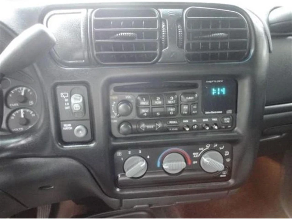 2000 GMC S-15 Jimmy 2nd Gen - Image 18 of 20