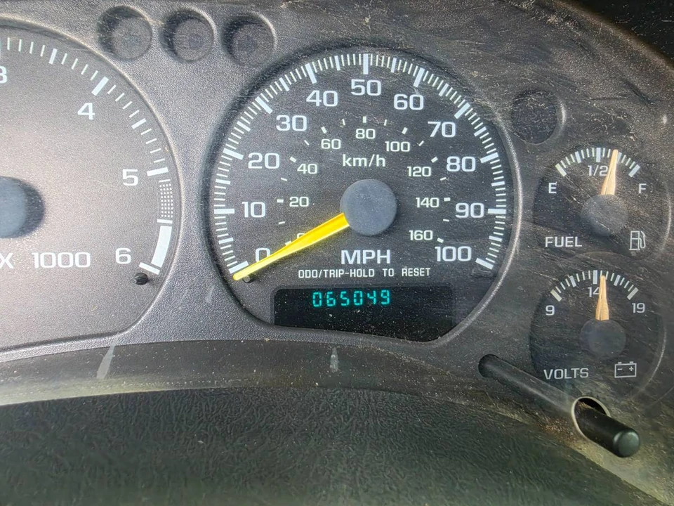 2000 GMC S-15 Jimmy 2nd Gen - Image 13 of 13