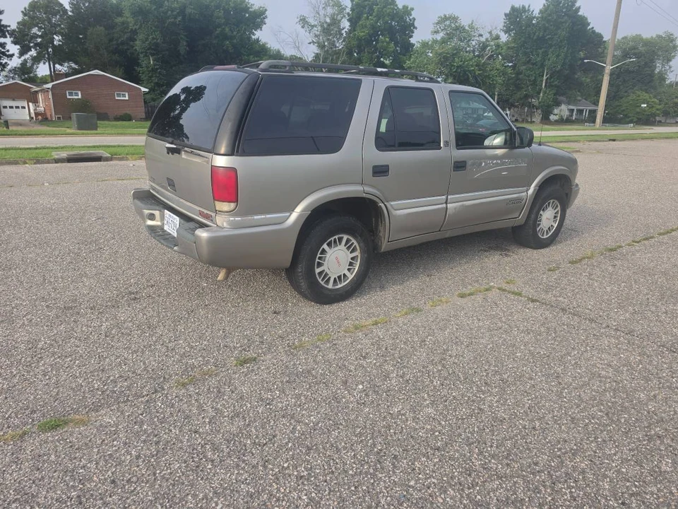 2000 GMC S-15 Jimmy 2nd Gen - Image 3 of 13