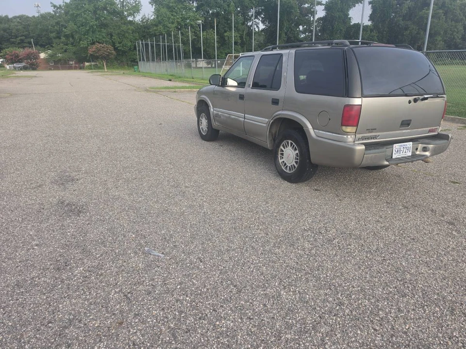 2000 GMC S-15 Jimmy 2nd Gen - Image 4 of 13
