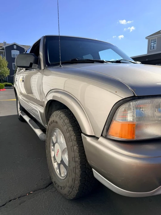 2000 GMC S-15 Jimmy 2nd Gen - Image 3 of 12