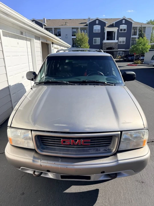 2000 GMC S-15 Jimmy 2nd Gen - Image 2 of 12
