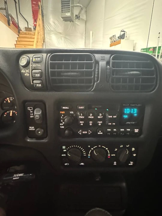 2000 GMC S-15 Jimmy 2nd Gen - Image 7 of 21