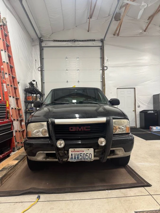 2000 GMC S-15 Jimmy 2nd Gen - Image 21 of 21