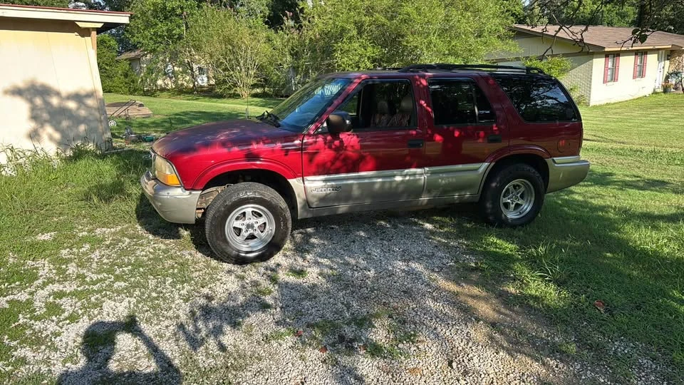 2000 GMC S-15 Jimmy 2nd Gen - Image 5 of 6