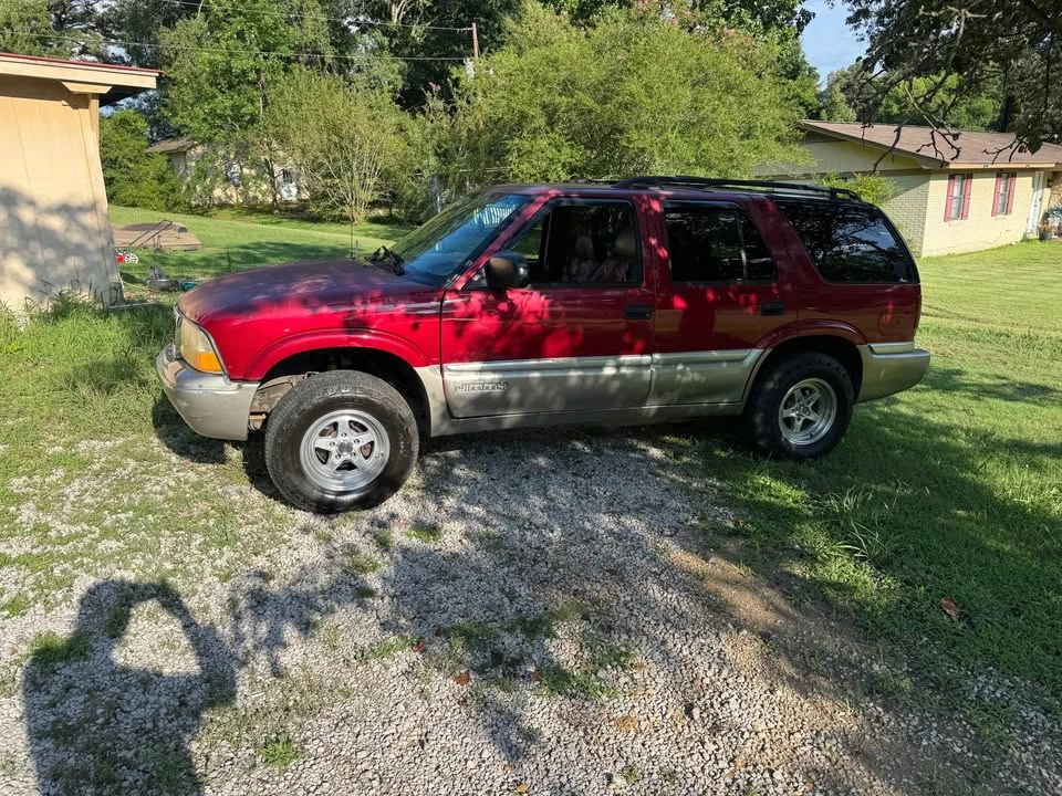 2000 GMC S-15 Jimmy 2nd Gen - Image 3 of 6