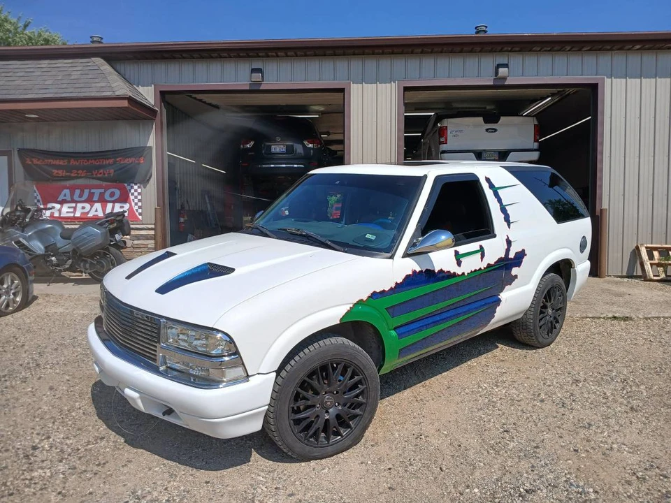 2000 GMC S-15 Jimmy 2nd Gen - Image 7 of 9