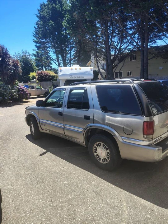 2000 GMC S-15 Jimmy 2nd Gen - Image 3 of 4