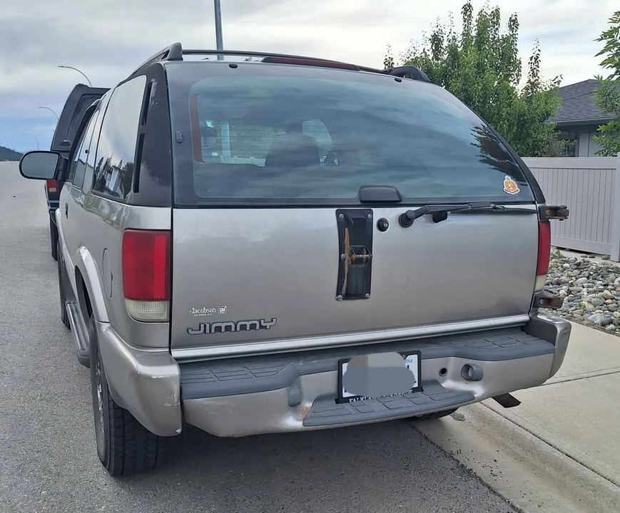 2000 GMC S-15 Jimmy 2nd Gen - Image 2 of 10