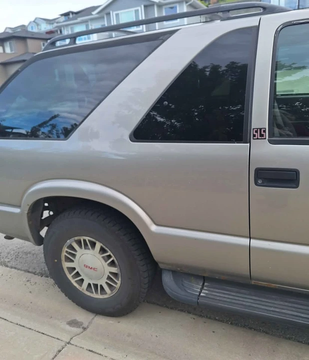 2000 GMC S-15 Jimmy 2nd Gen - Image 3 of 10