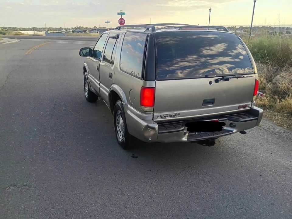 2000 GMC S-15 Jimmy 2nd Gen - Image 3 of 9