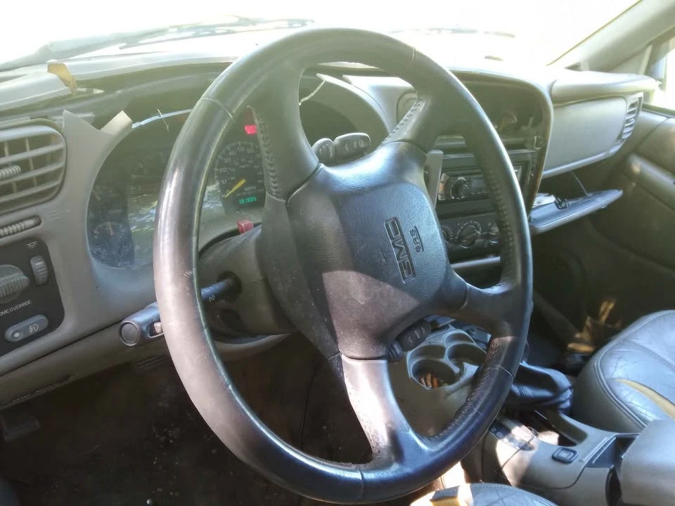 2000 GMC S-15 Jimmy 2nd Gen - Image 6 of 10