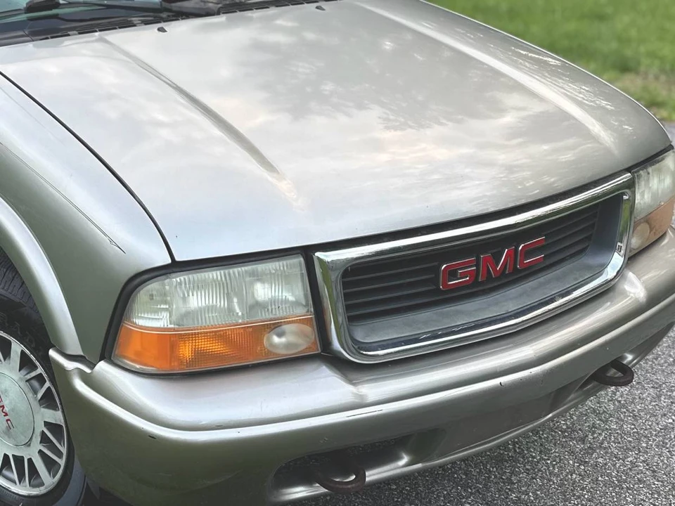 2000 GMC S-15 Jimmy 2nd Gen - Image 10 of 16
