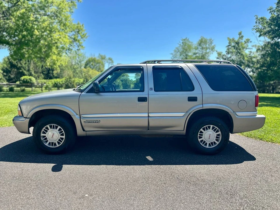 2000 GMC S-15 Jimmy 2nd Gen - Image 9 of 16