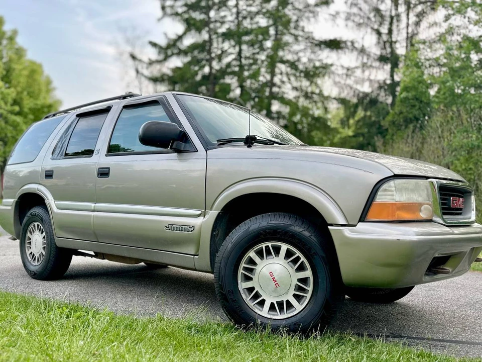 2000 GMC S-15 Jimmy 2nd Gen - Image 3 of 16