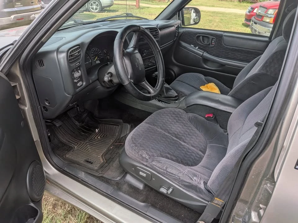 2000 GMC S-15 Jimmy 2nd Gen - Image 6 of 8