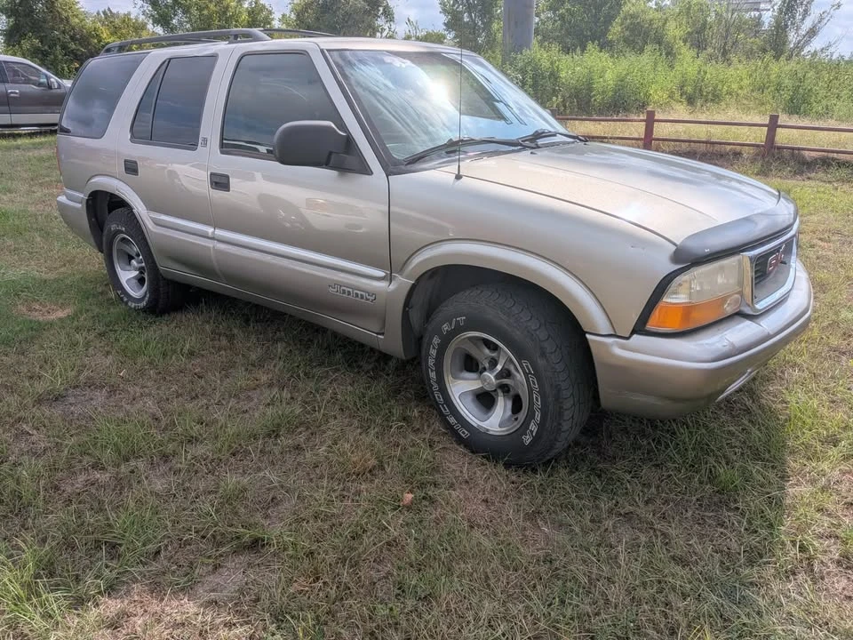 2000 GMC S-15 Jimmy 2nd Gen - Image 2 of 8