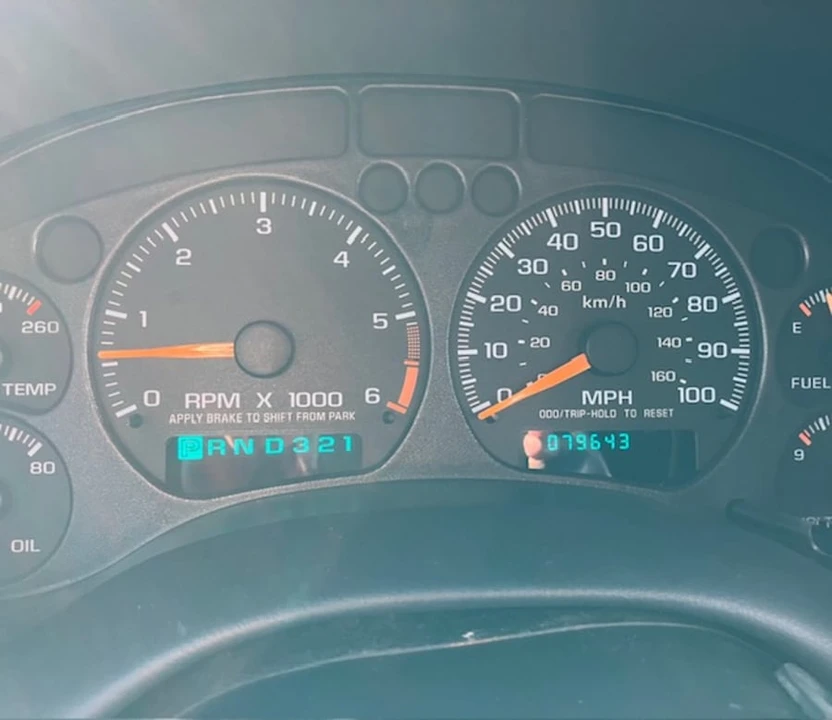 2000 GMC S-15 Jimmy 2nd Gen - Image 11 of 12