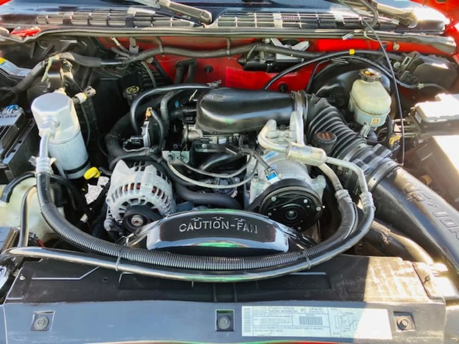 2000 GMC S-15 Jimmy 2nd Gen - Image 12 of 12
