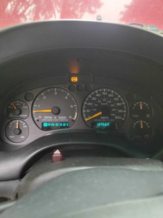 2000 GMC S-15 Jimmy 2nd Gen - Image 2 of 12