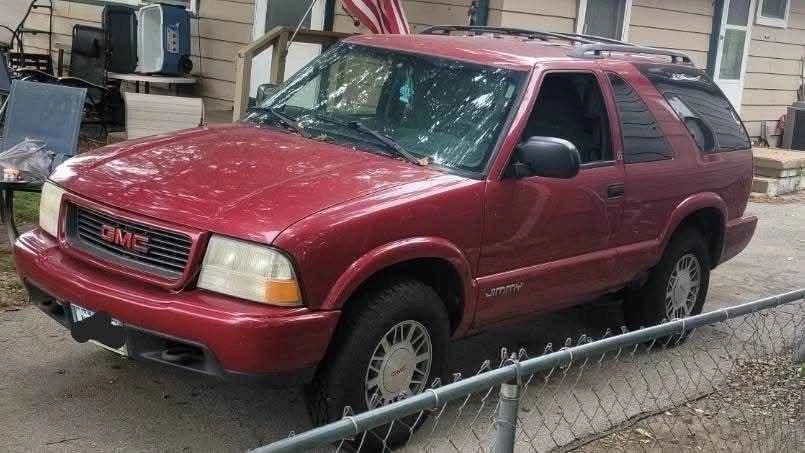 2000 GMC S-15 Jimmy 2nd Gen - Image 10 of 12