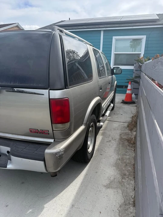 2000 GMC S-15 Jimmy 2nd Gen - Image 3 of 13