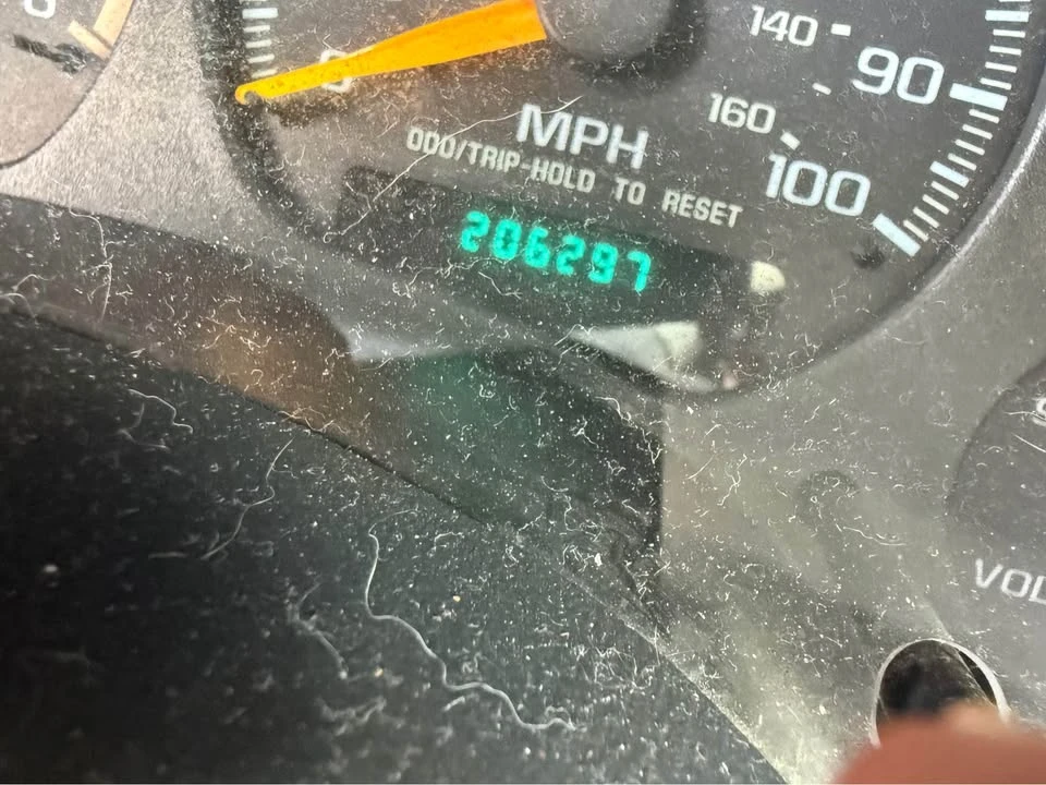 2000 GMC S-15 Jimmy 2nd Gen - Image 5 of 13