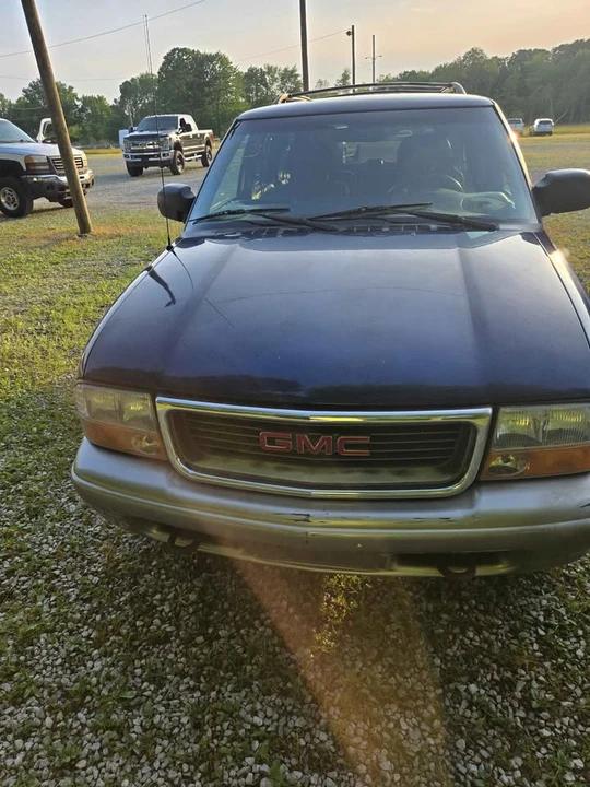 2000 GMC S-15 Jimmy 2nd Gen - Image 4 of 4