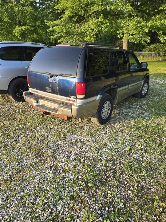 2000 GMC S-15 Jimmy 2nd Gen - Image 3 of 4