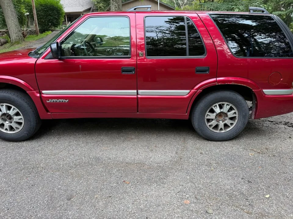 2000 GMC S-15 Jimmy 2nd Gen - Image 2 of 19