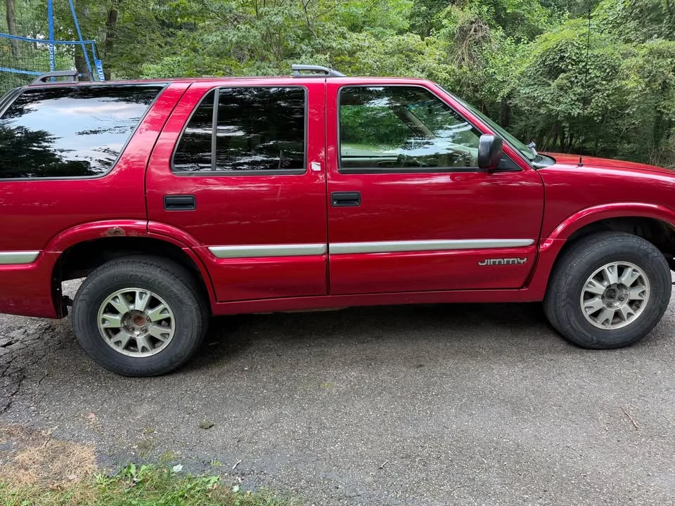 2000 GMC S-15 Jimmy 2nd Gen - Image 3 of 19