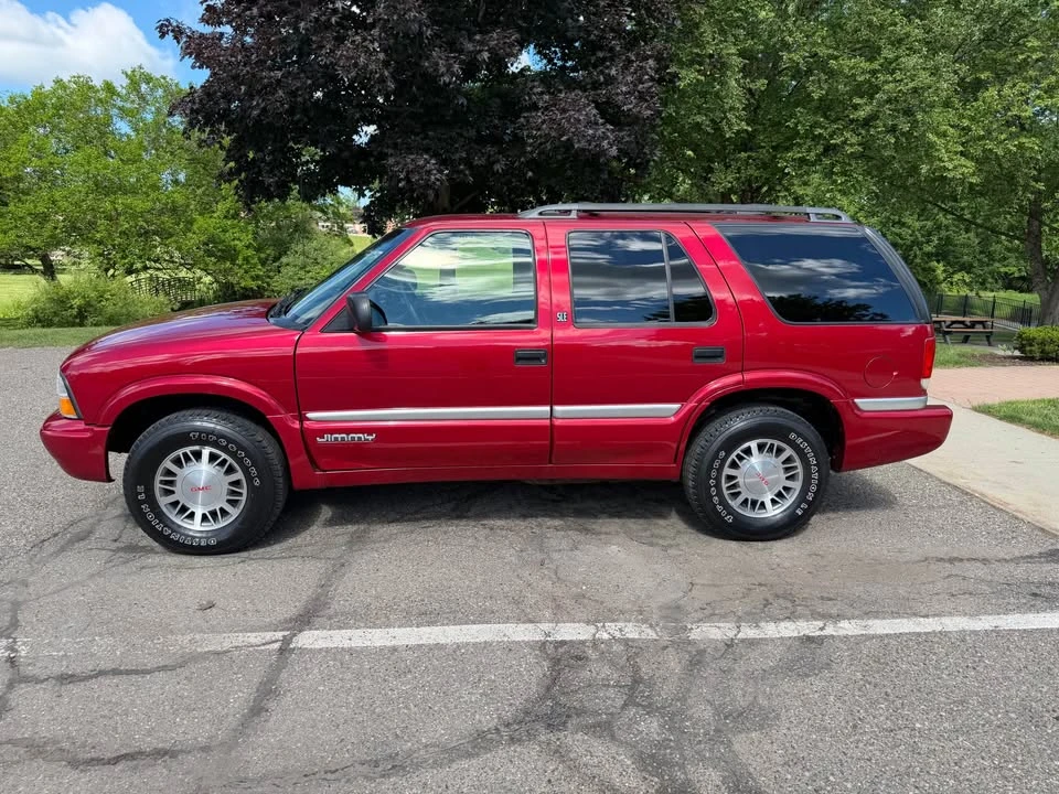 2000 GMC S-15 Jimmy 2nd Gen - Image 2 of 20