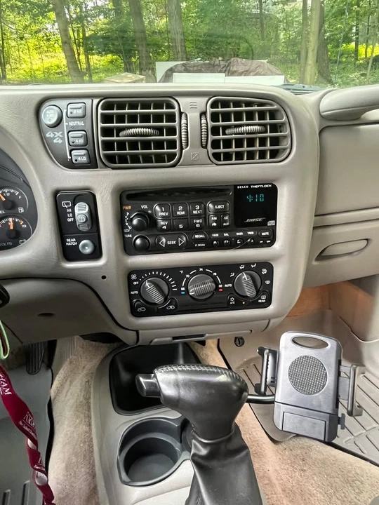 2000 GMC S-15 Jimmy 2nd Gen - Image 6 of 9