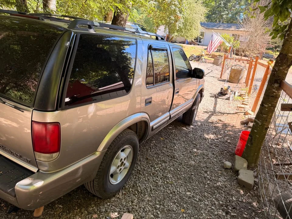 2000 GMC S-15 Jimmy 2nd Gen - Image 3 of 7