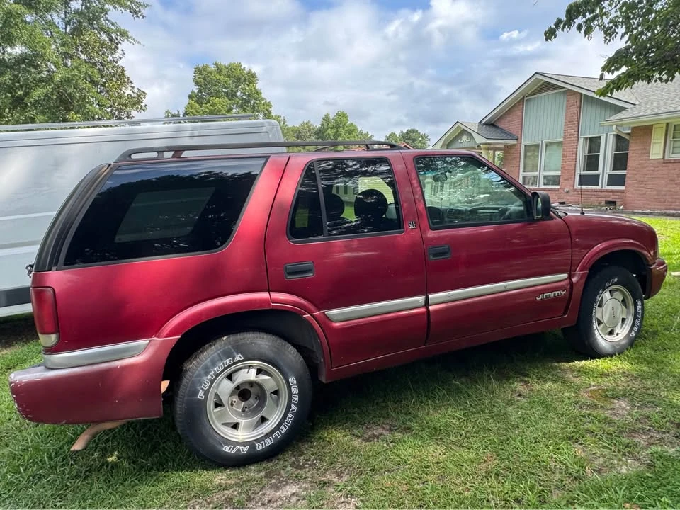 2000 GMC S-15 Jimmy 2nd Gen - Image 2 of 2