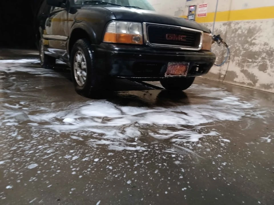 2000 GMC S-15 Jimmy 2nd Gen - Image 3 of 8
