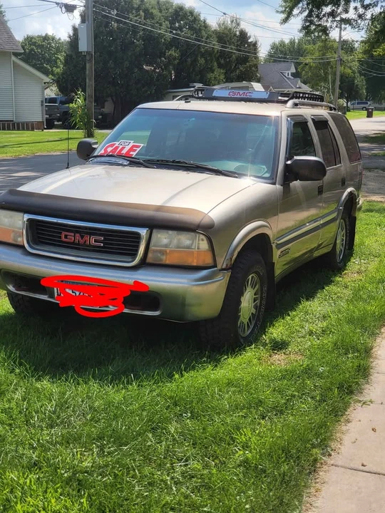 2000 GMC S-15 Jimmy 2nd Gen - Image 2 of 2