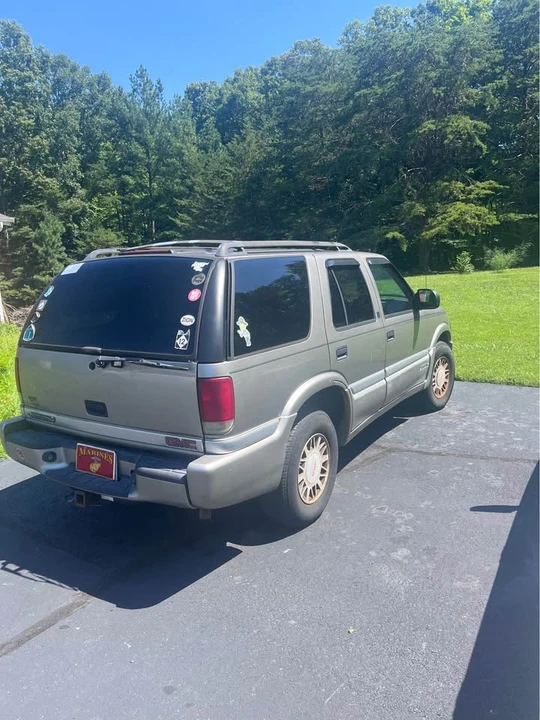 2000 GMC S-15 Jimmy 2nd Gen - Image 2 of 3