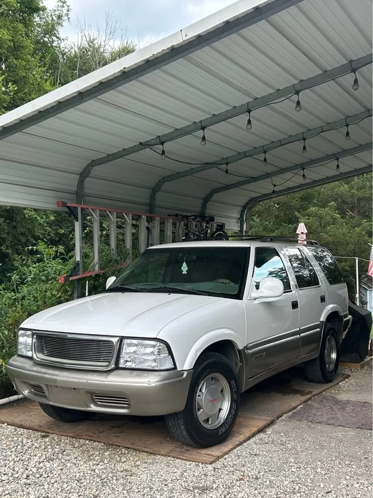 2000 GMC S-15 Jimmy 2nd Gen - Image 5 of 13
