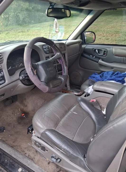 2000 GMC S-15 Jimmy 2nd Gen - Image 6 of 6