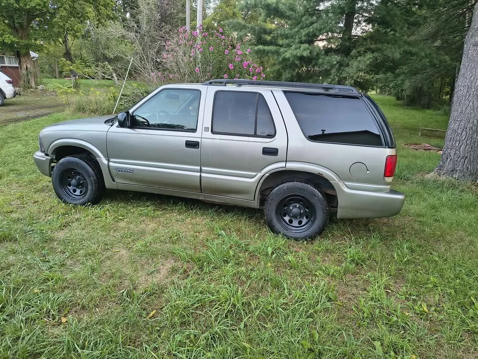 2000 GMC S-15 Jimmy 2nd Gen - Image 5 of 8