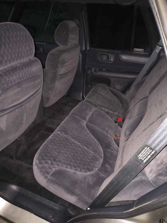 2000 GMC S-15 Jimmy 2nd Gen - Image 6 of 8
