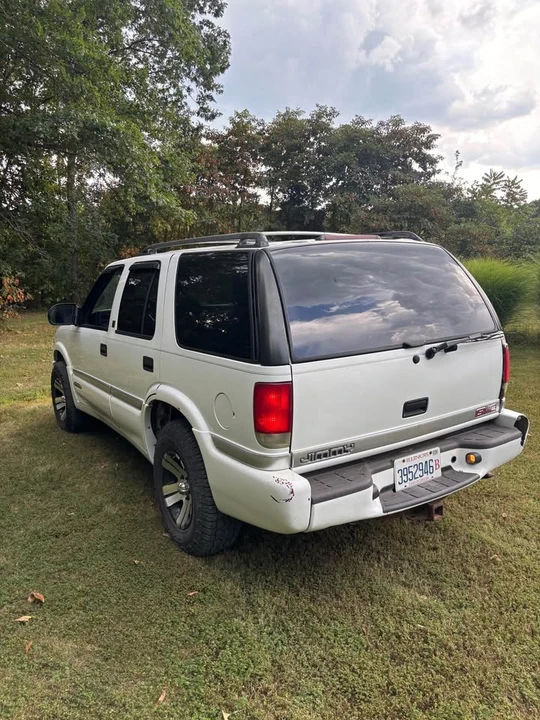 2000 GMC S-15 Jimmy 2nd Gen - Image 3 of 16