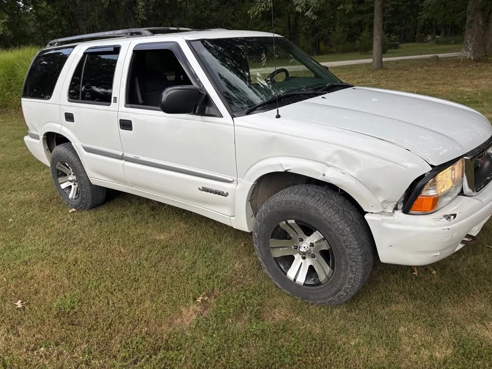 2000 GMC S-15 Jimmy 2nd Gen - Image 5 of 16